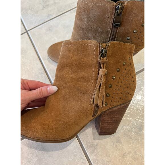 Guess Ankle Booties Studded Block Heel Side Tassel Zip Brown Suede Size 7.5M - Picture 5 of 8